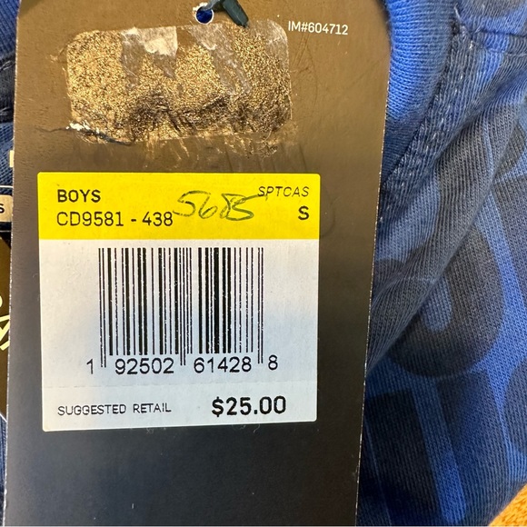 Boy’s Small Nike Tee - Picture 8 of 8